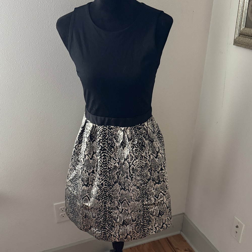 Donna Ricco‎ Black Bodice metallic Snake Print bottom fit & flare dress Sz S
